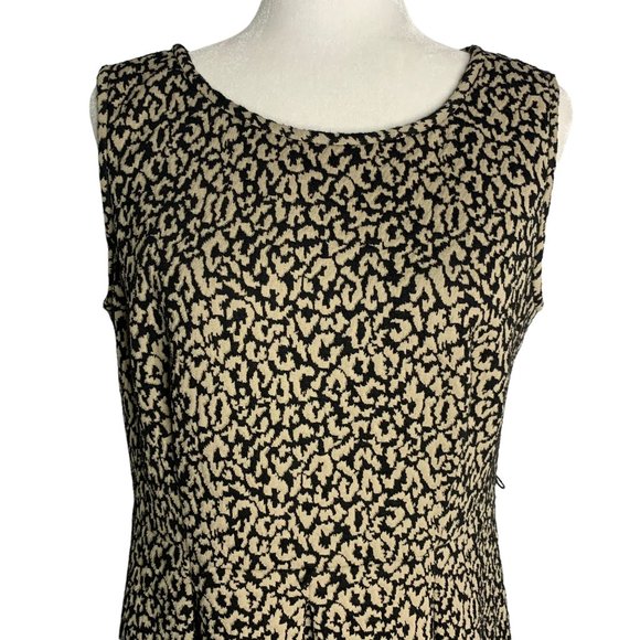 Dana Buchman Animal Print Swing Dress 12 Black Stretch Knit Textured Zip - Picture 2 of 7